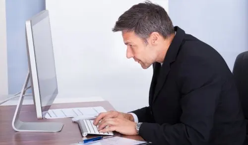 Conoce las buenas posturas para el trabajo