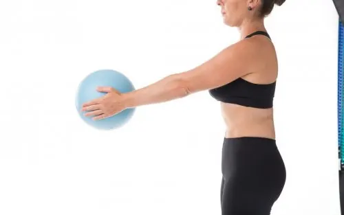Mujer practicando pilates