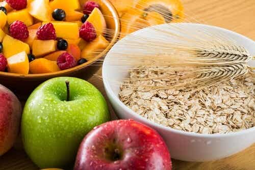 Hay alimentos cargados de fibra que te pueden ayudar a adelgazar.