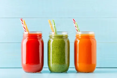 Los batidos caseros ayudan a tomar frutas y vegetales.