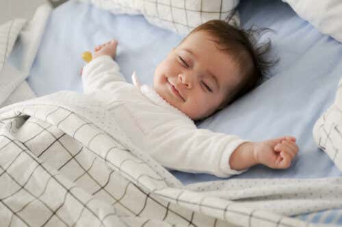 Por qué algunos bebés solo se duermen si están cerca de la madre