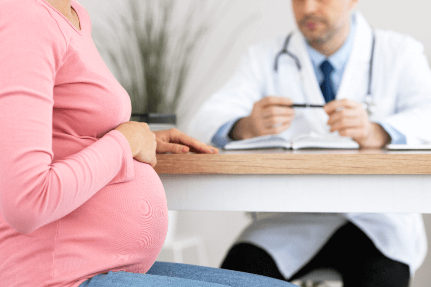 ¿Qué es la amniocentesis y cuáles son sus riesgos?