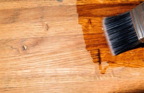 Cera para suelo de madera.