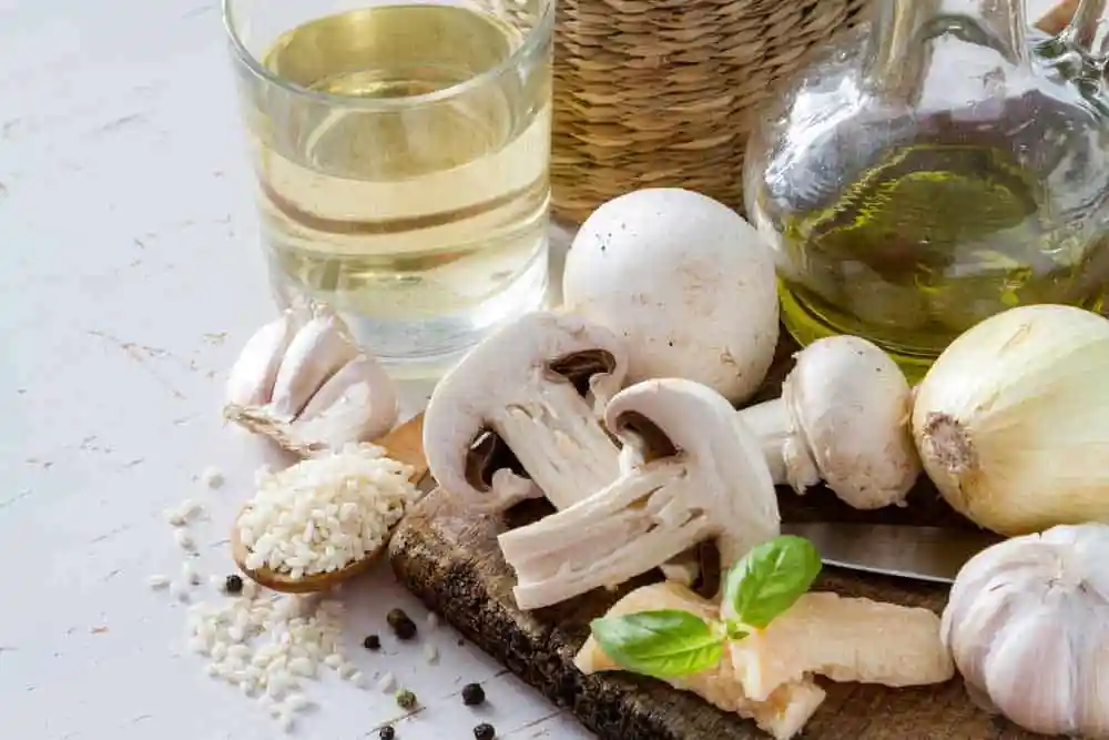Champiñones con vino blanco