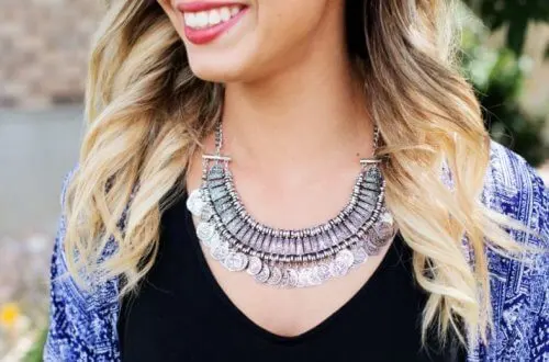 chica con mechas californianas