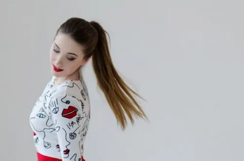 Cola de caballo para evitar el cabello encrespado y rebelde