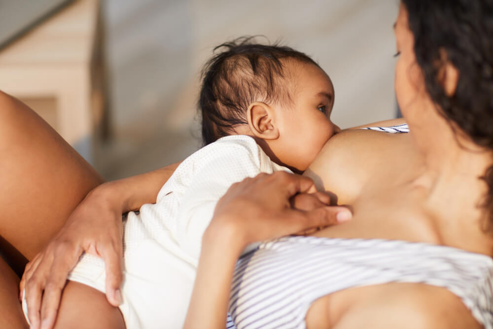 Para prevenir un resfriado en un bebé hay que promover la lactancia materna