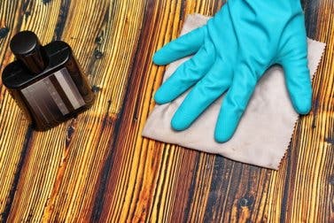 Descubre 5 trucos para disimular los arañazos en la madera