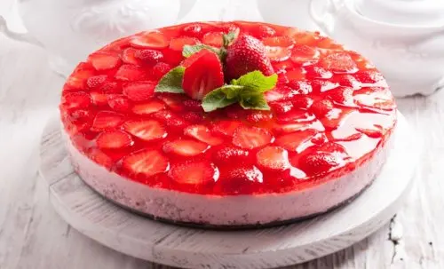 Pastel de fresas con crema sin azúcar