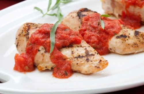 Receta para preparar pechuga de pollo al tomate
