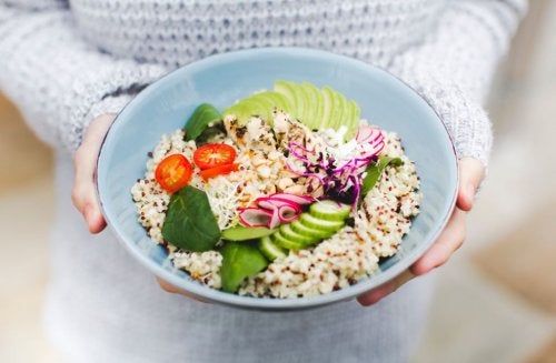 3 ensaladas con quinoa que te gustará probar
