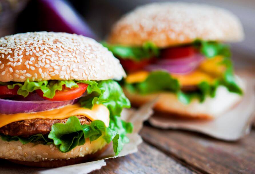Receta de hamburguesas. alto contenido en proteínas