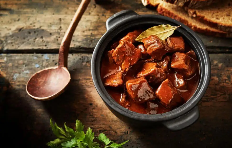 Receta de goulash casero.
