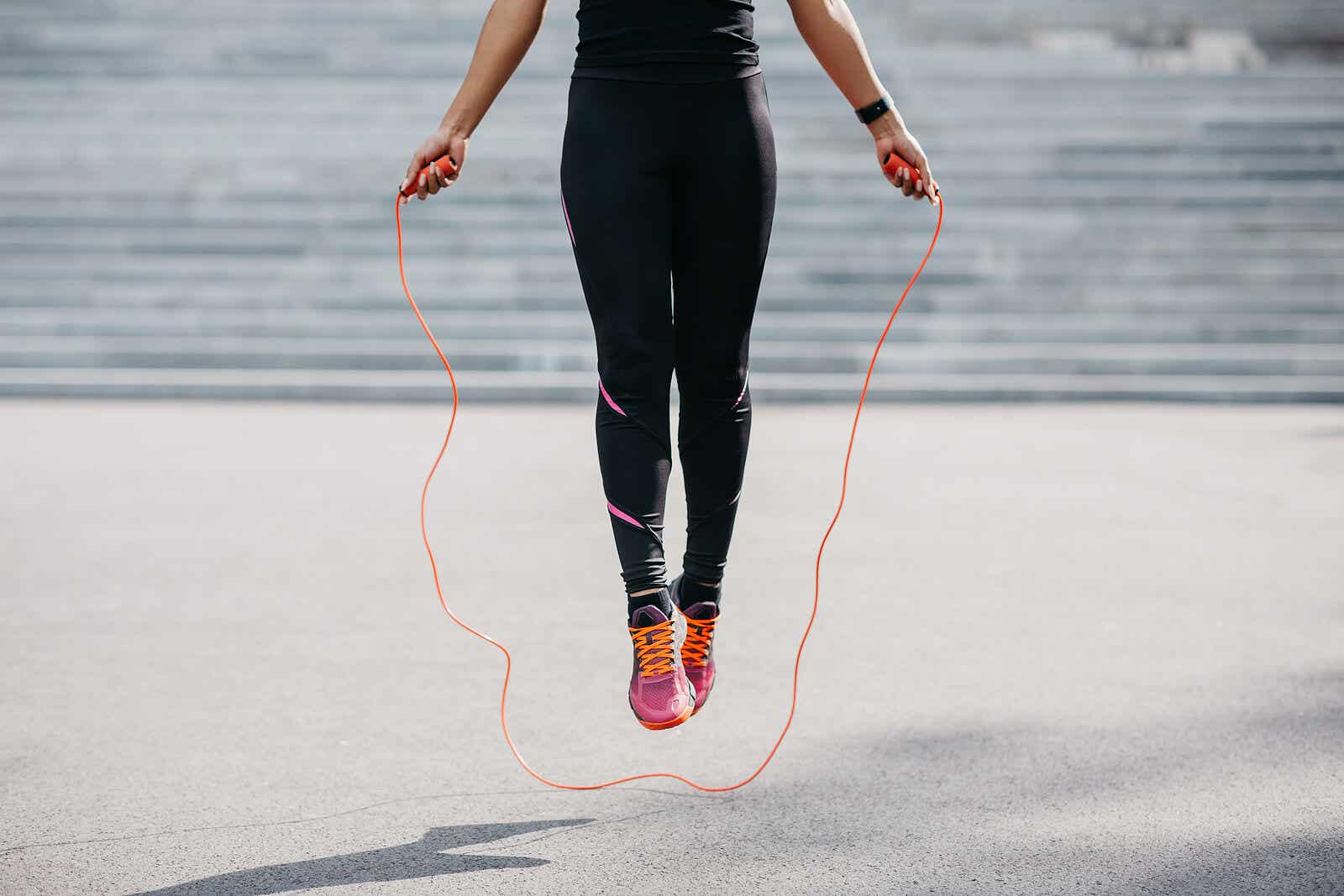 6 beneficios de saltar la cuerda, un ejercicio muy completo