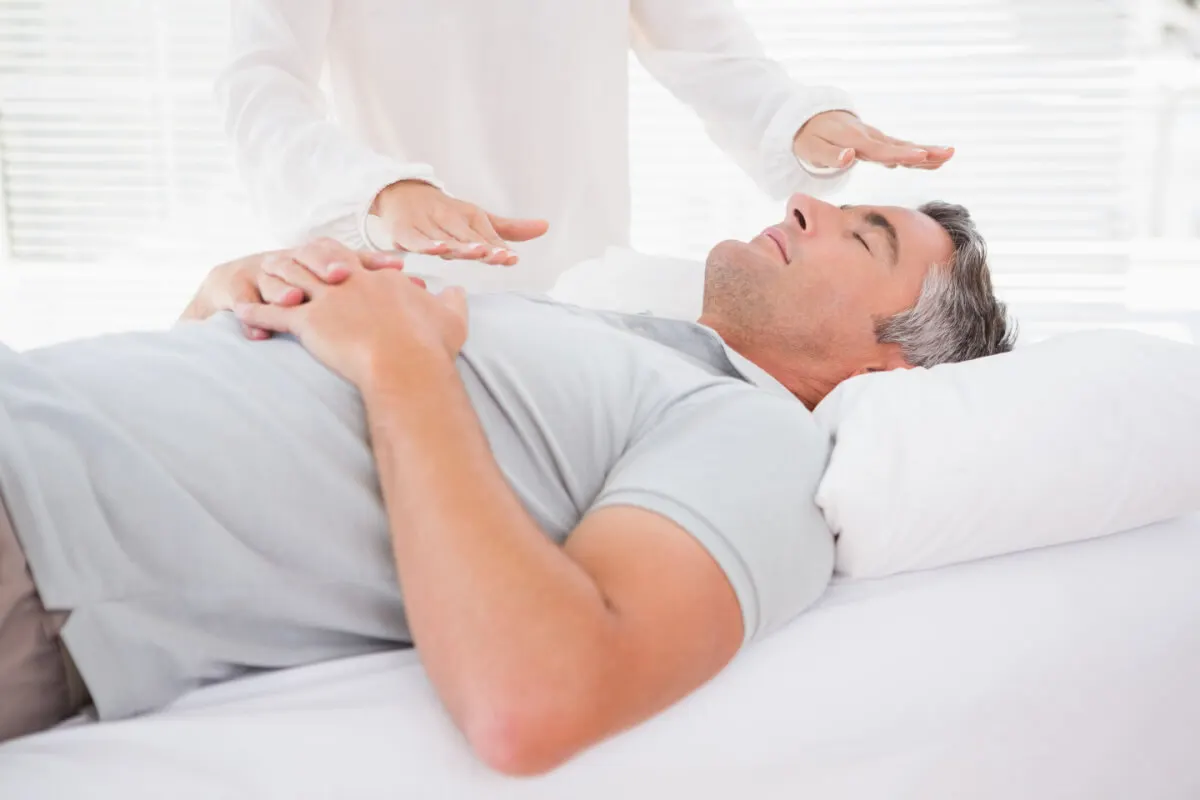 Sesión de Reiki.