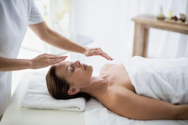 Todo lo que debes saber sobre el Reiki