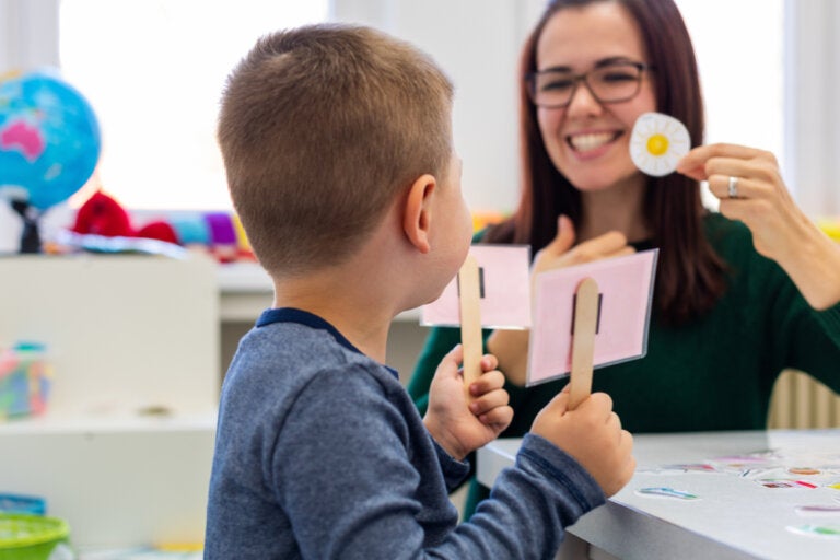 Guía De Autoayuda Para Familias De Niños Con Problemas De Lenguaje: Que