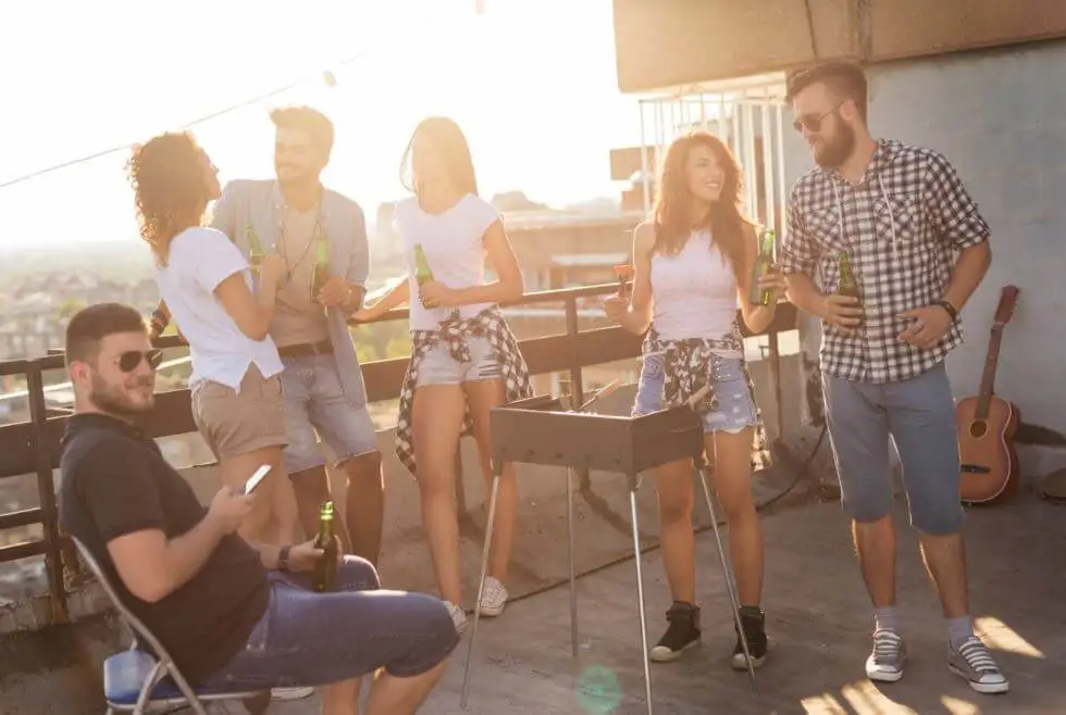 Amigos en la terraza.