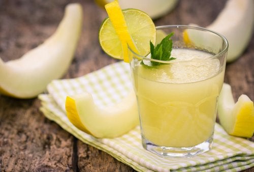 Cómo preparar un delicioso cóctel de melón
