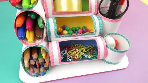 Organizador multiuso para reciclar tubos de cartón
