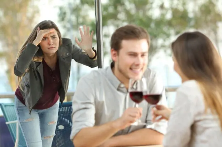 Me cuesta aceptar que mi ex está con otra persona