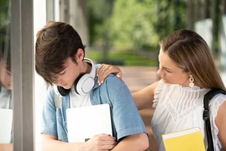 8 consejos que ayudarán a que tu hijo supere la fobia escolar