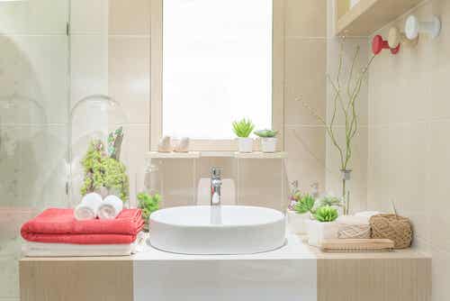 5 ideas para decorar un baño con reciclaje
