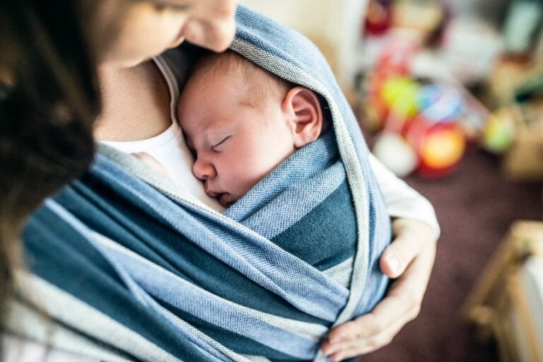Bebé estrella y bebé arcoíris marcan una maternidad diferente