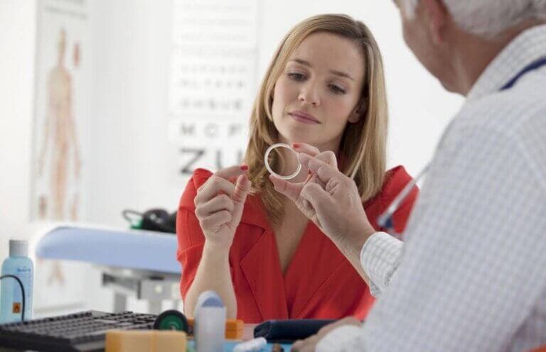 El anillo vaginal: cómo usarlo y qué efectos secundarios tiene