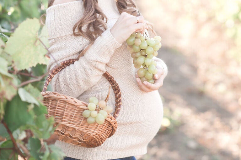 ¿Por qué es bueno comer uva en el embarazo?