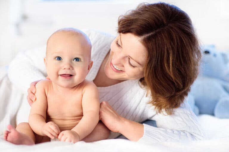 Evaluar la capacidad motriz del bebé mes a mes