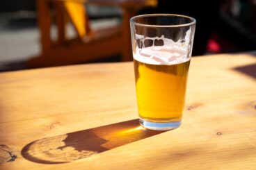 ¿Se puede tomar cerveza durante la lactancia?