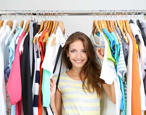 4 ideas para renovar las prendas de vestir que ya no usas