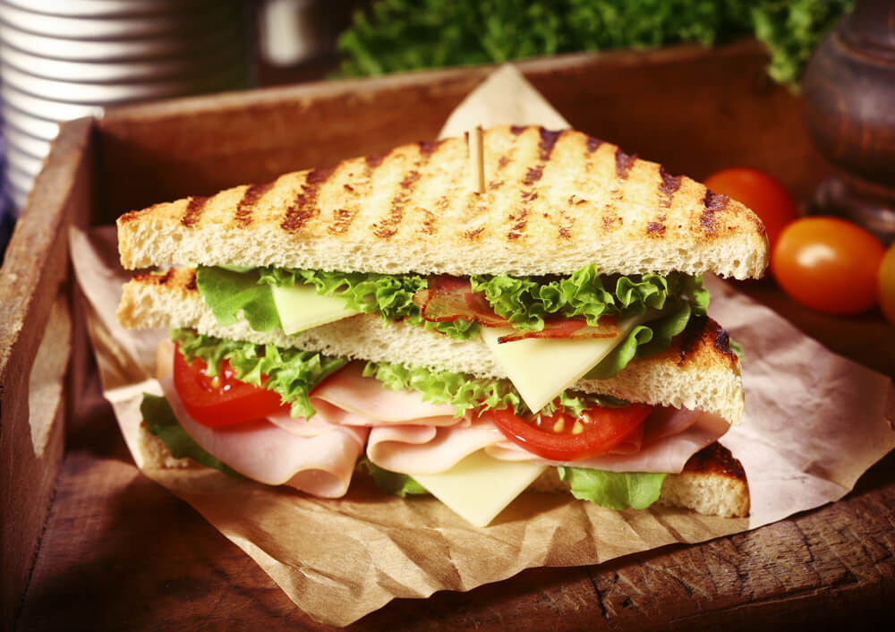 Clubhouse sandwich para cena familiar