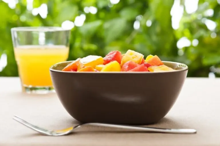 Desintoxica tu cuerpo con esta dieta depurativa de papaya y piña