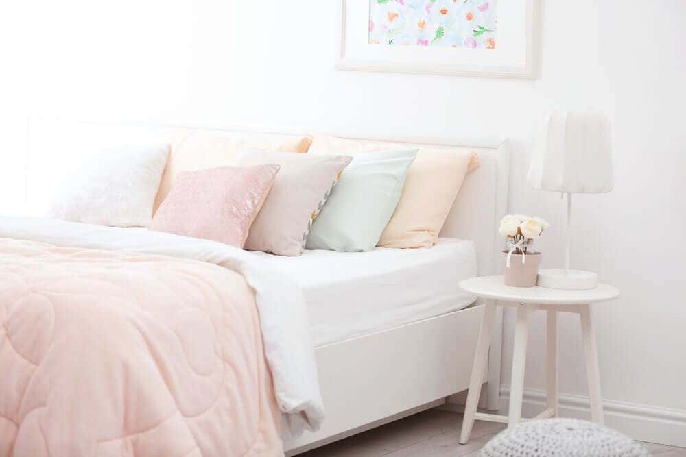 Dormitorio en tonos pastel