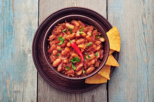 Frijoles refritos con tocino y chile