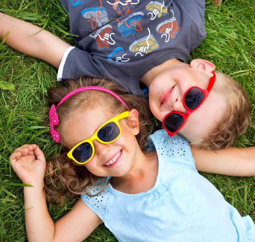 hélice reinado Despertar Cómo utilizar correctamente gafas de sol para niños