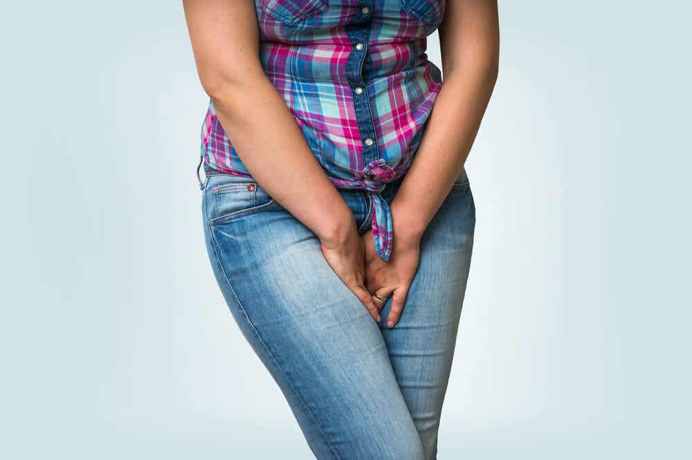 Kvinde med urininkontinens