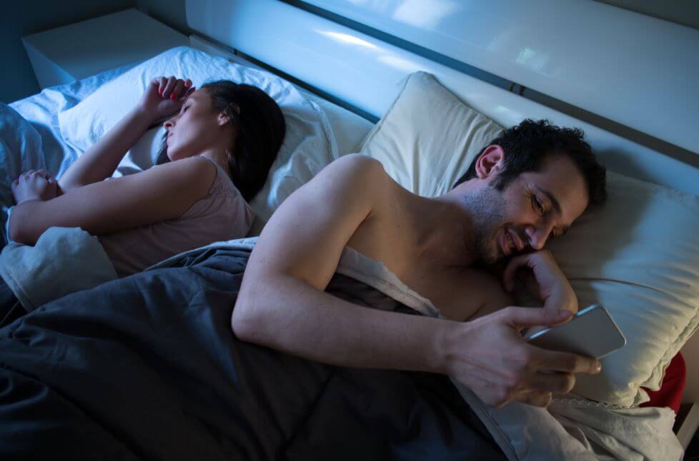 unhappy couples