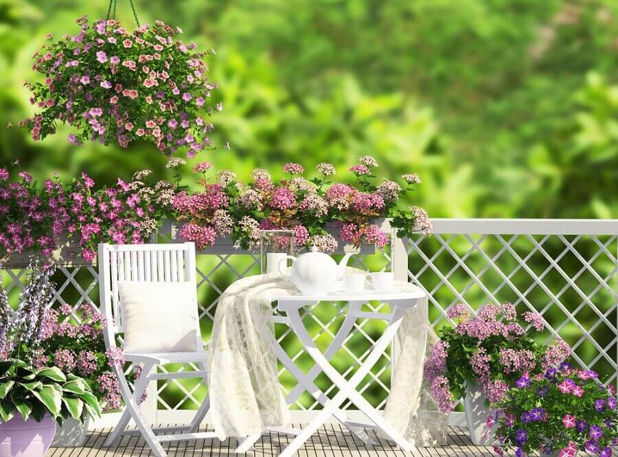 Es posible decorar la terraza de muchas maneras.