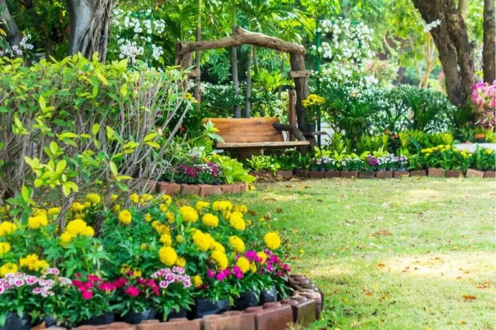 Decorar un jardín pequeño puede ser muy sencillo.