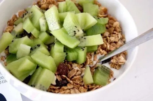 Kiwi y avena