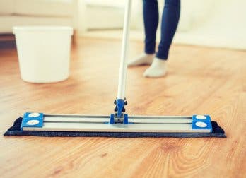 5 productos naturales para recuperar el brillo de tu piso de madera