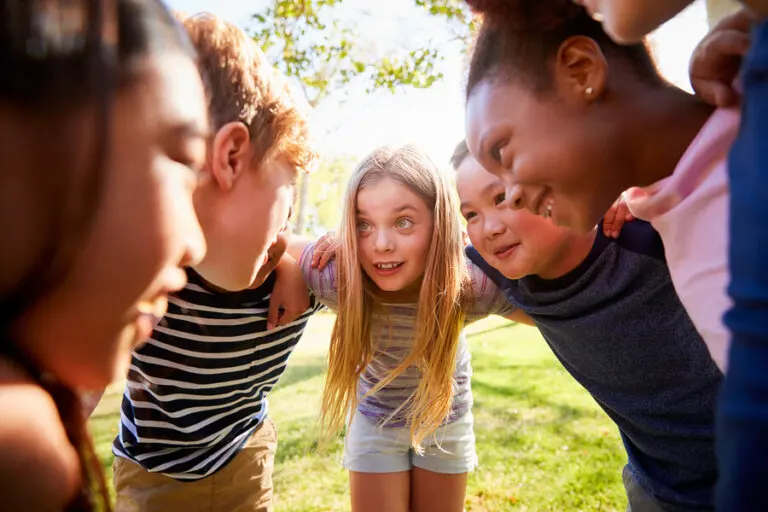 Mi hijo juega como si fuera del otro sexo: ¿qué significa?