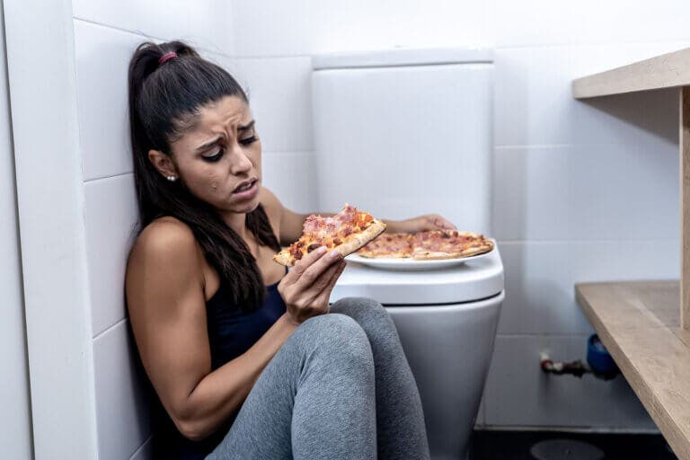 8 consecuencias de la bulimia, físicas y psicológicas