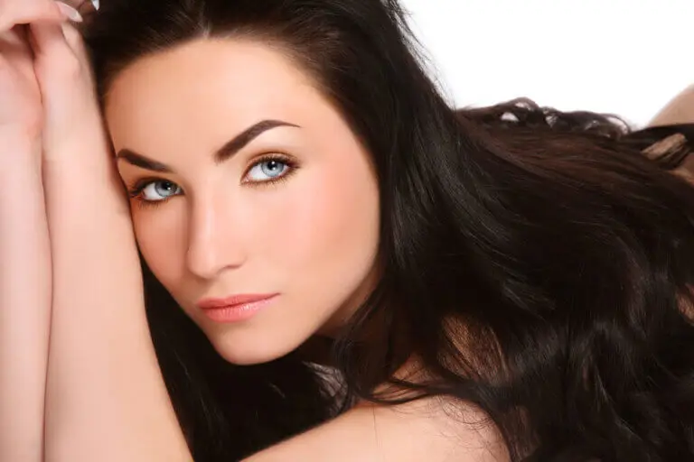 Recupera el brillo de tu cabello después del verano con estos 6 consejos