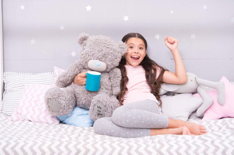 ¿Por qué algunos niños piden agua antes de ir a dormir?