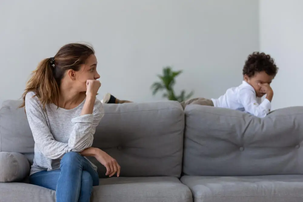Los padres ausentes son indolentes