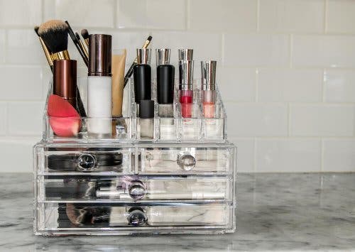 Organizadores de maquillaje hechos en casa.